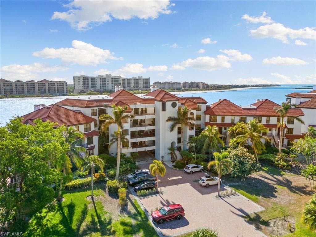 406 La Peninsula Blvd 406, Naples, FL 34113-5