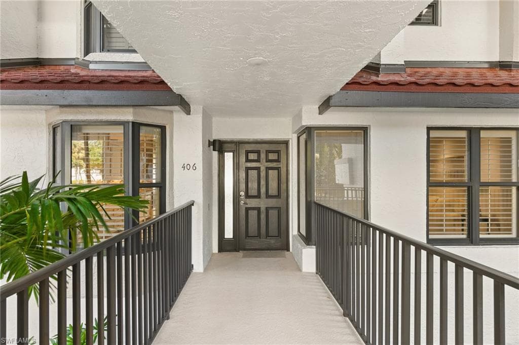 406 La Peninsula Blvd 406, Naples, FL 34113-6