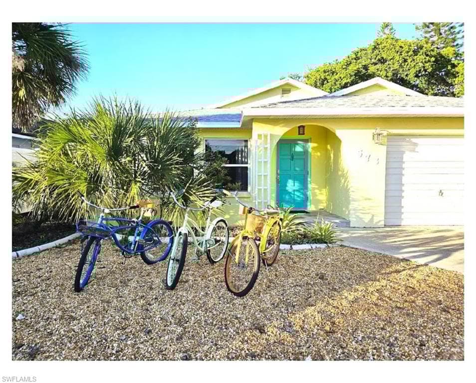 573 108th Ave N, Naples, FL 34108-21