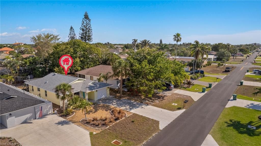 573 108th Ave N, Naples, FL 34108-23