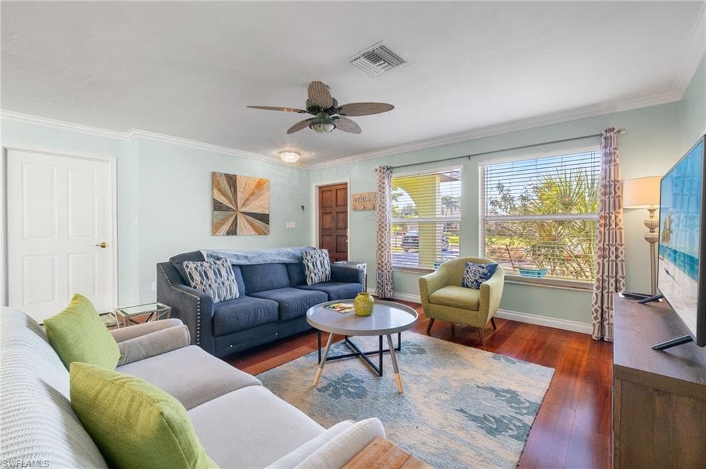 573 108th Ave N, Naples, FL 34108-3