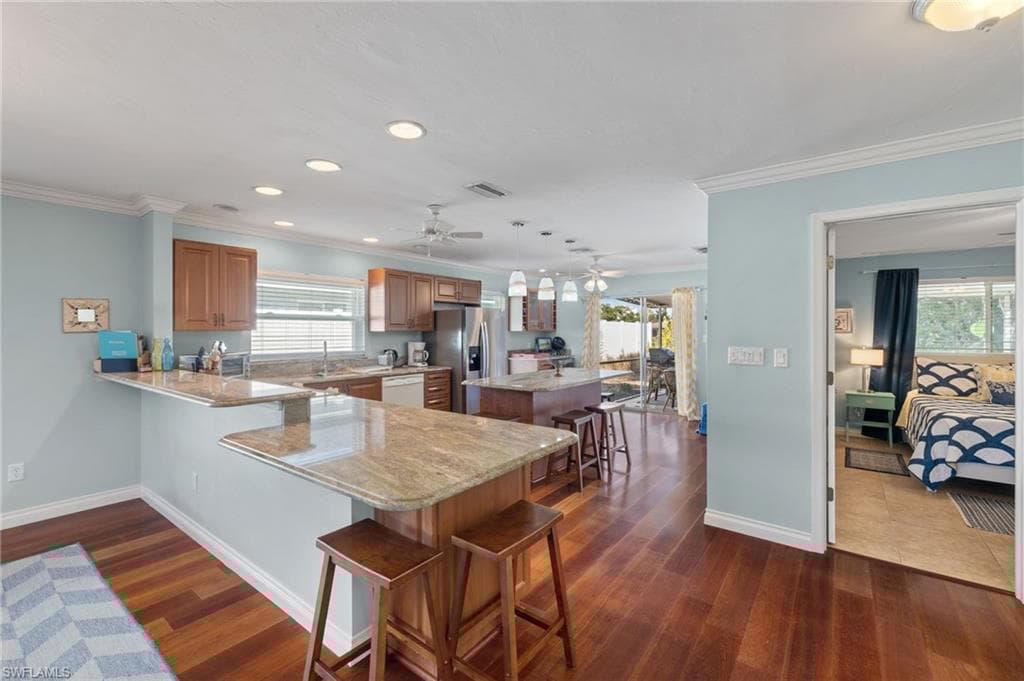 573 108th Ave N, Naples, FL 34108-6