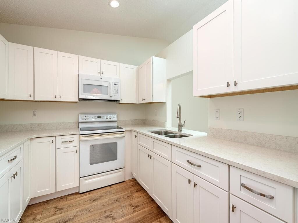 17504 Island Inlet Ct, Fort Myers, FL 33908-4