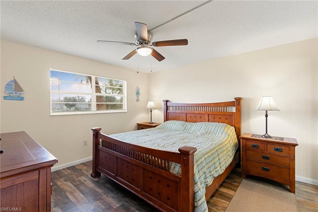 160 Turtle Lake Ct 210, Naples, FL 34105-13