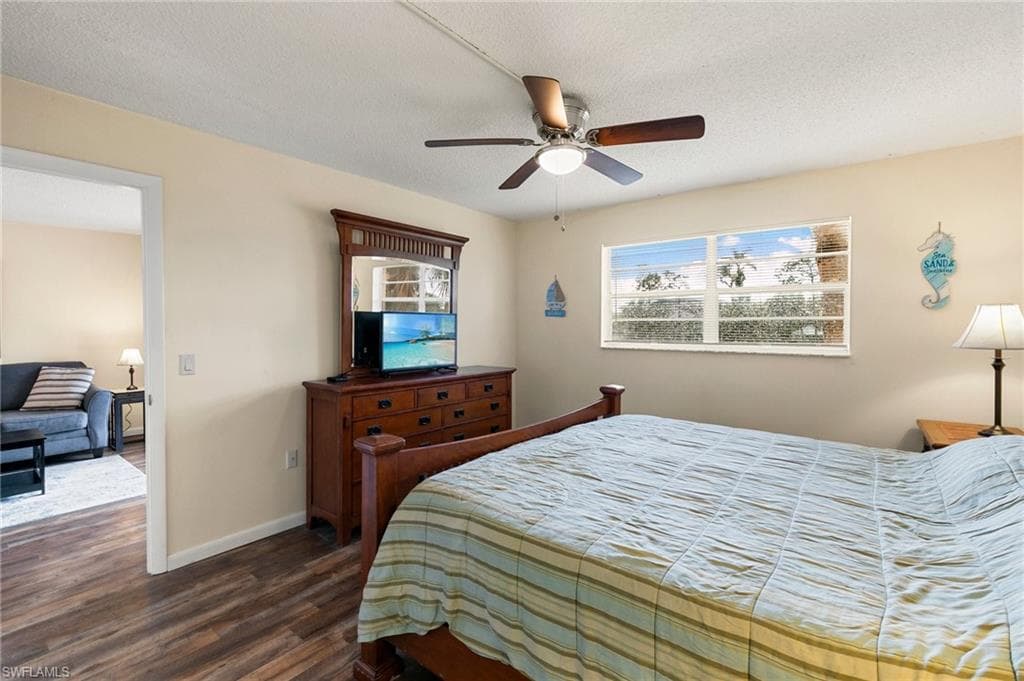 160 Turtle Lake Ct 210, Naples, FL 34105-14