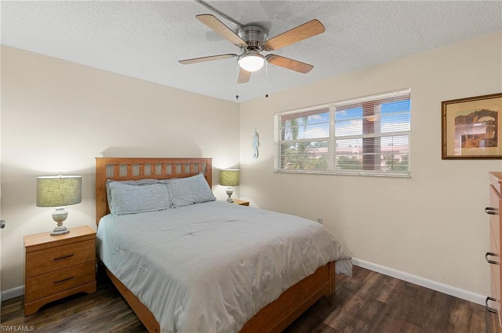 160 Turtle Lake Ct 210, Naples, FL 34105-17