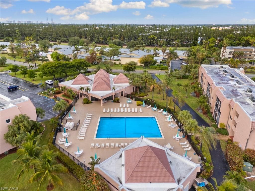 160 Turtle Lake Ct 210, Naples, FL 34105-33
