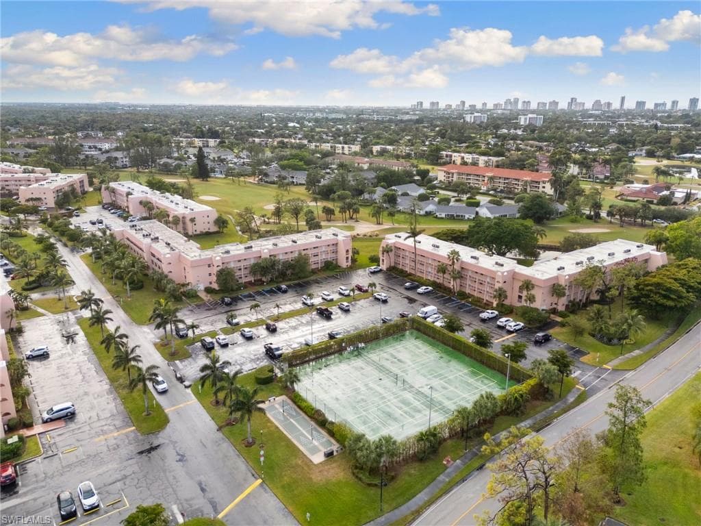 160 Turtle Lake Ct 210, Naples, FL 34105-35