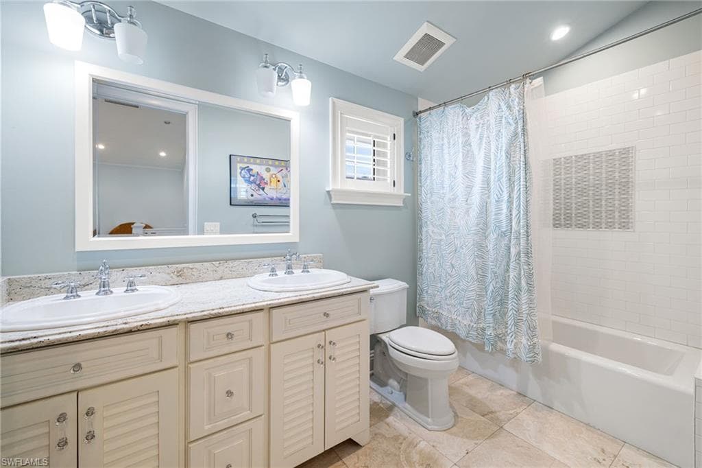 572 7th Ave N, Naples, FL 34102-17
