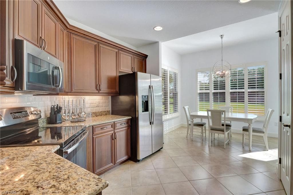 8060 Players Cove Dr 101, Naples, FL 34113-9