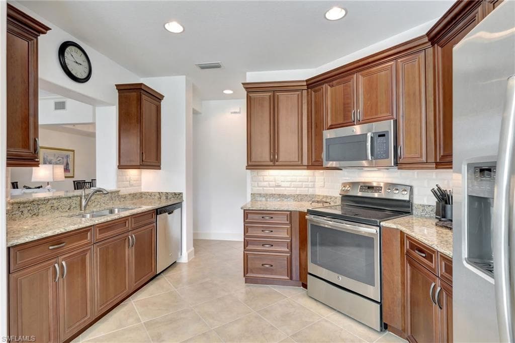 8060 Players Cove Dr 101, Naples, FL 34113-10