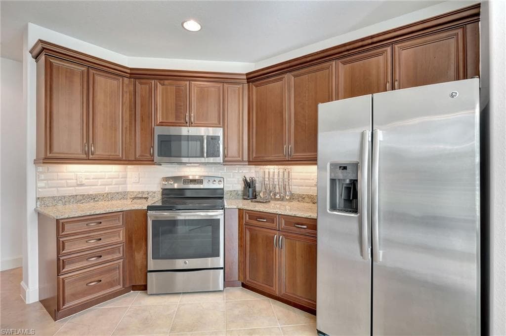 8060 Players Cove Dr 101, Naples, FL 34113-11