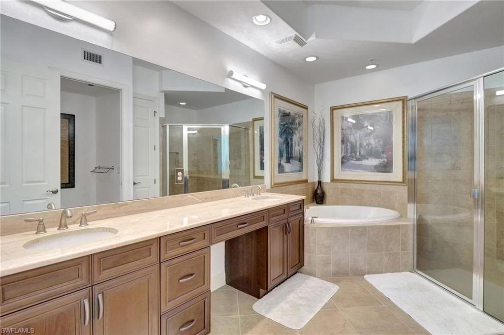 8060 Players Cove Dr 101, Naples, FL 34113-15