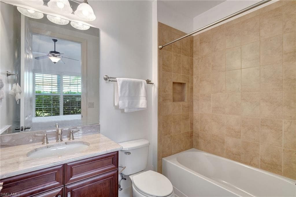 8060 Players Cove Dr 101, Naples, FL 34113-25