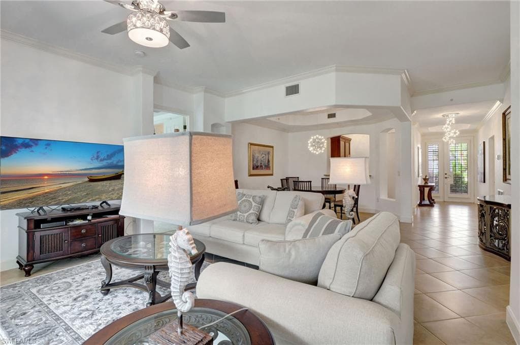 8060 Players Cove Dr 101, Naples, FL 34113-4