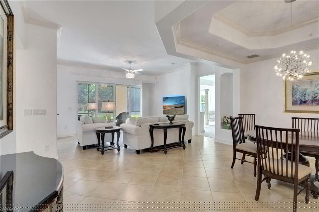 8060 Players Cove Dr 101, Naples, FL 34113-5
