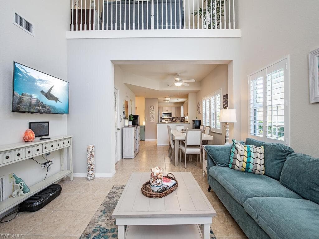 4500 Botanical Place Cir 101, Naples, FL 34112-3