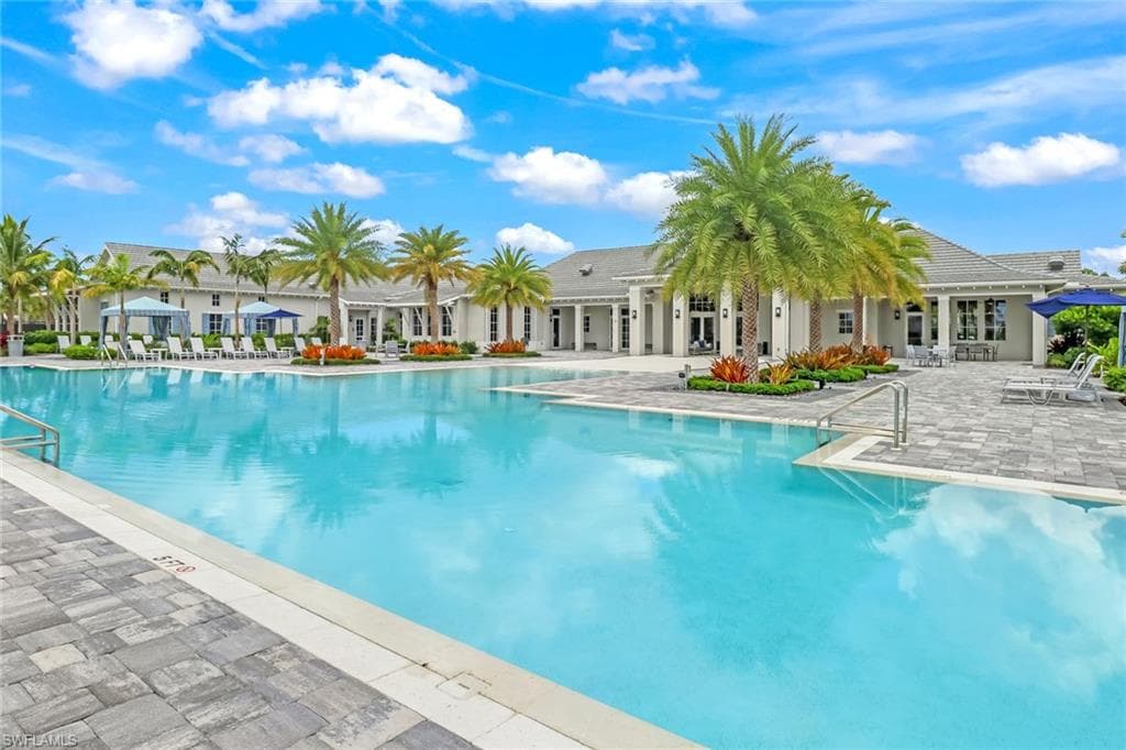 8944 Saint Lucia Dr 101, Naples, FL 34114-33