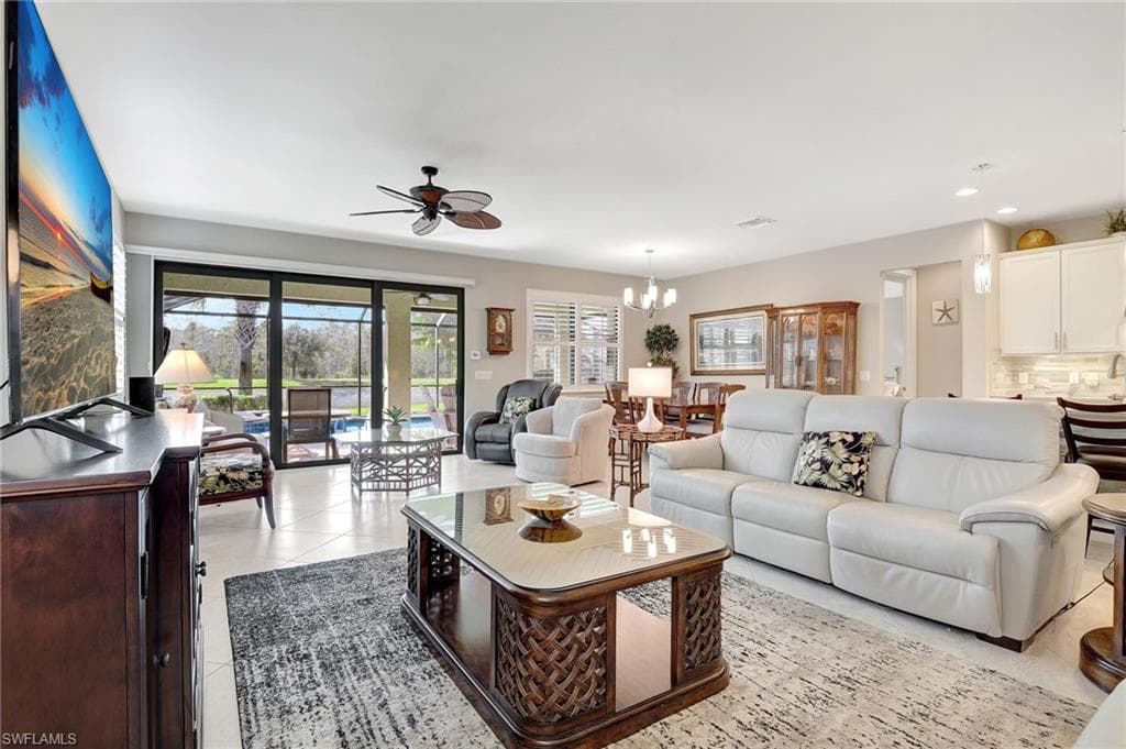 7355 Mockingbird Ct, Naples, FL 34114-4