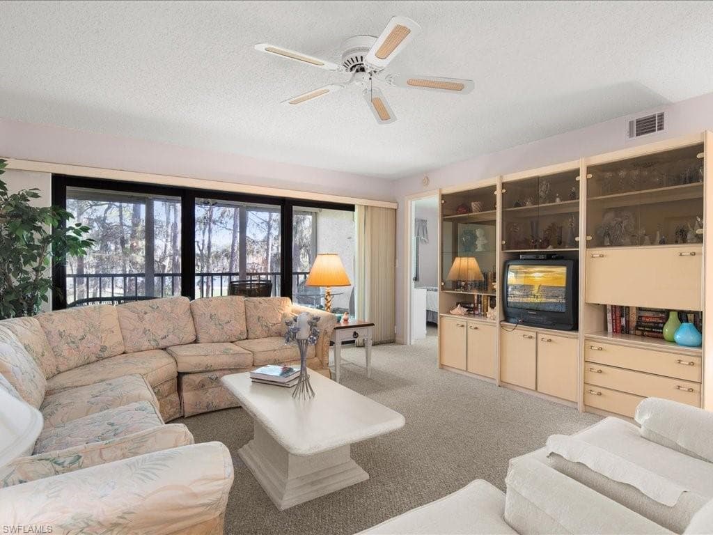 5741 Deauville Cir F-208, Naples, FL 34112-9