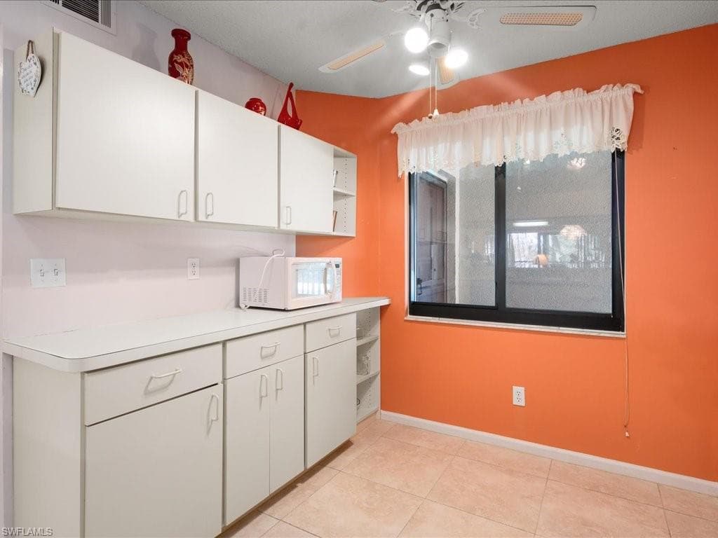 5741 Deauville Cir F-208, Naples, FL 34112-5