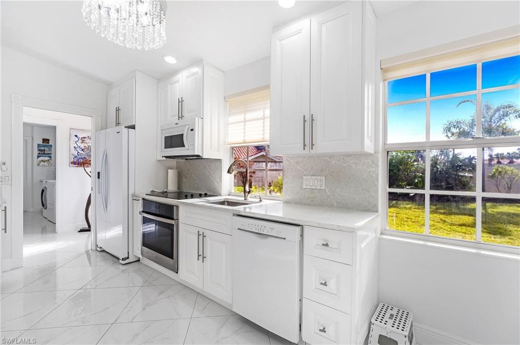 5064 Ventura Ct, Naples, FL 34109-12