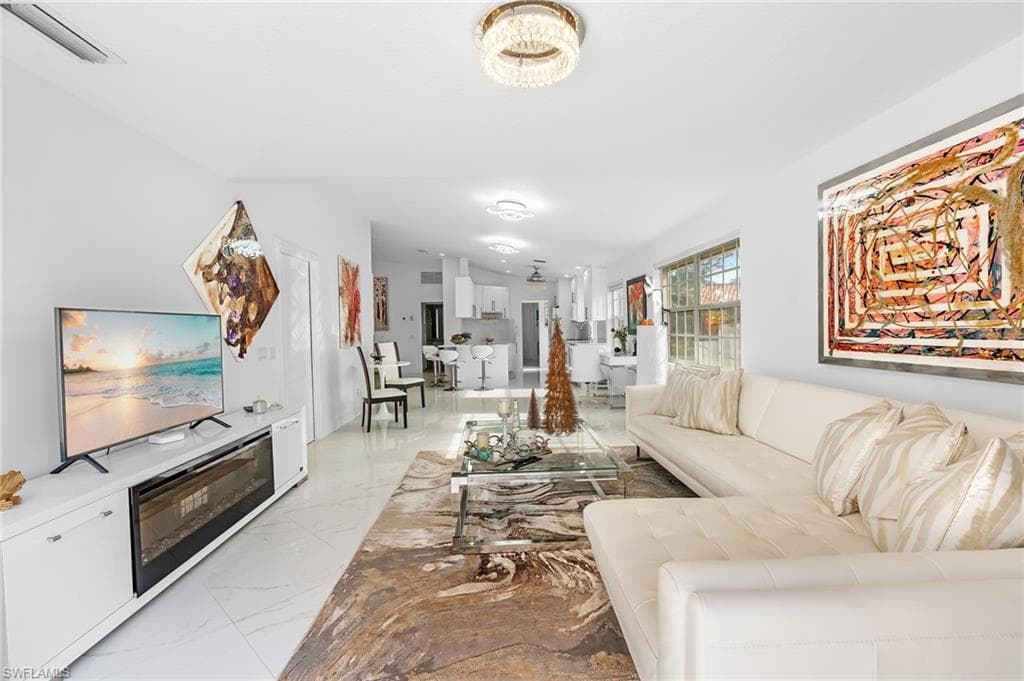 5064 Ventura Ct, Naples, FL 34109-18