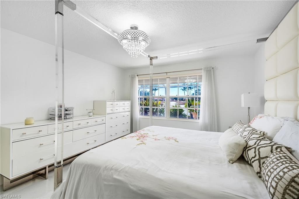 5064 Ventura Ct, Naples, FL 34109-22