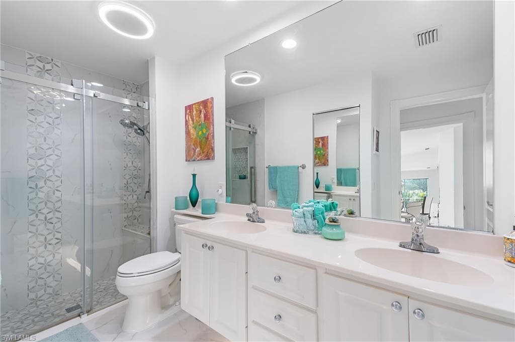 5064 Ventura Ct, Naples, FL 34109-23