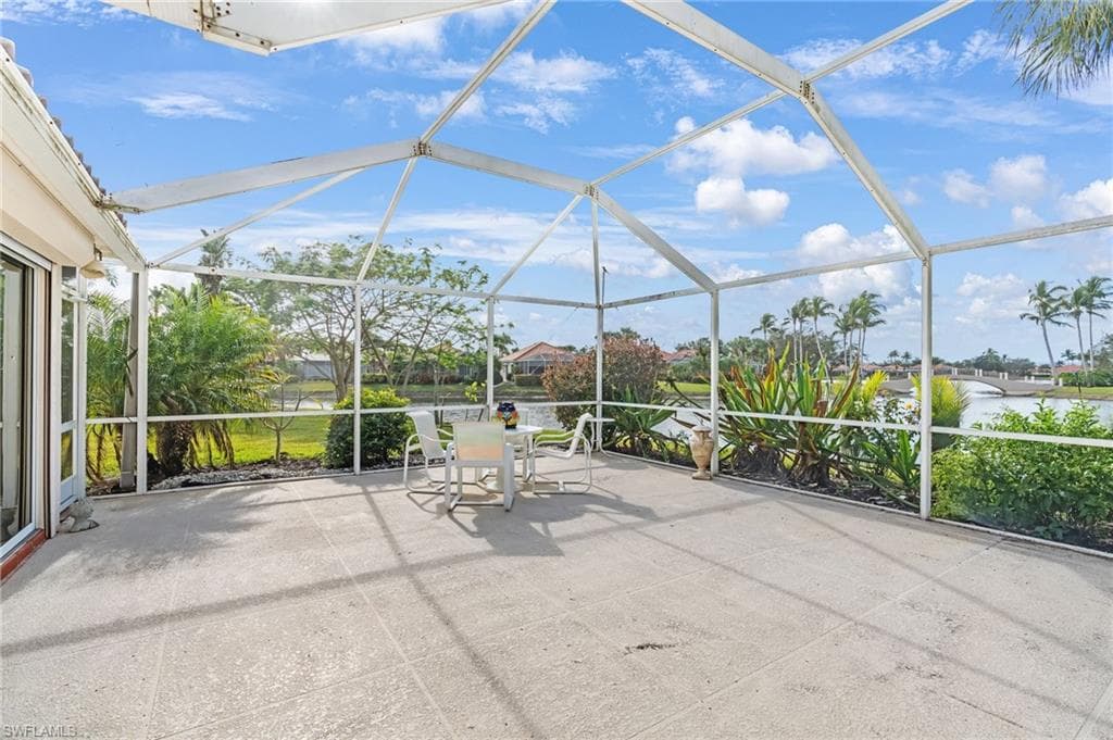 5064 Ventura Ct, Naples, FL 34109-26