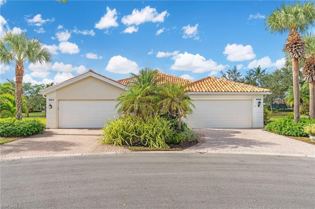 5064 Ventura Ct, Naples, FL 34109-1