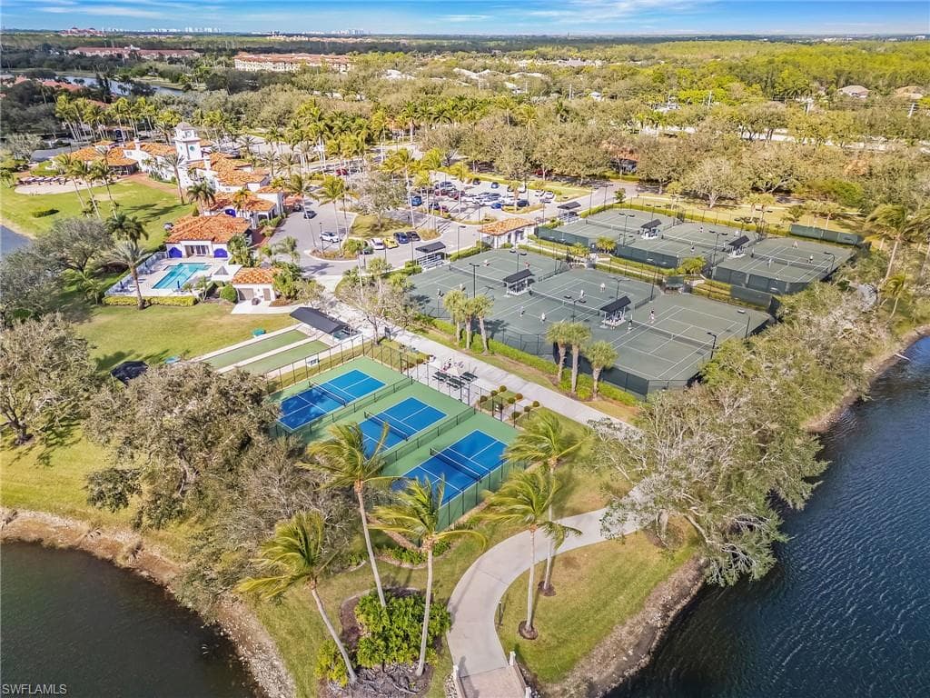 5064 Ventura Ct, Naples, FL 34109-31