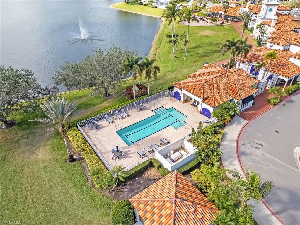 5064 Ventura Ct, Naples, FL 34109-32