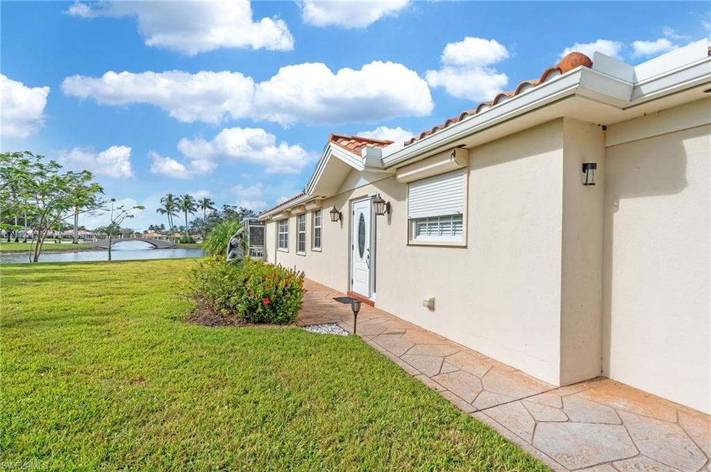 5064 Ventura Ct, Naples, FL 34109-3