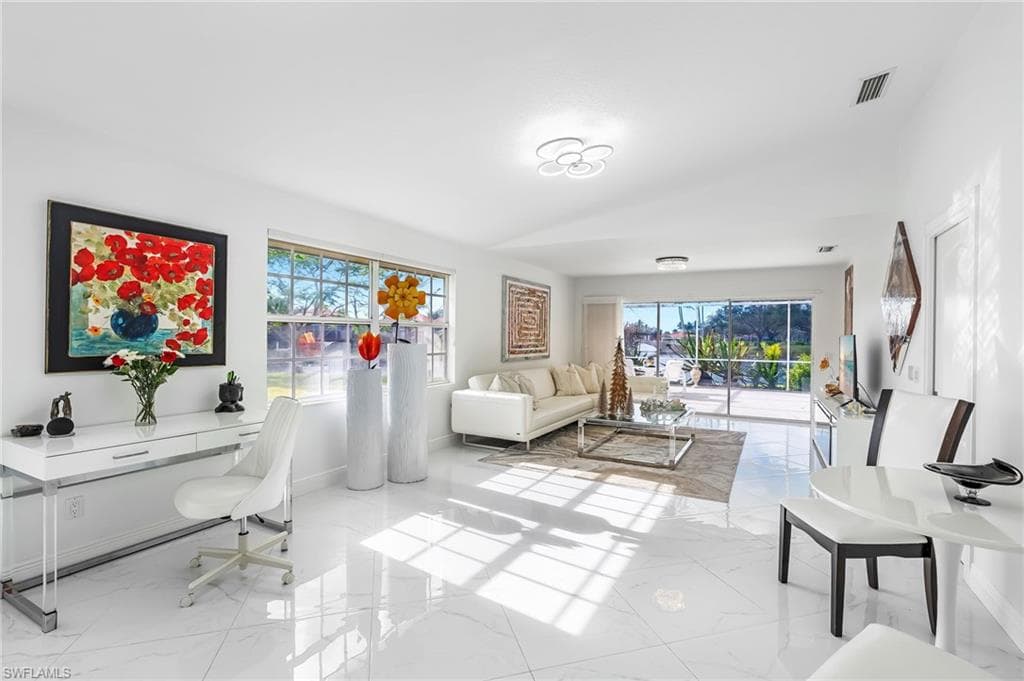 5064 Ventura Ct, Naples, FL 34109-5