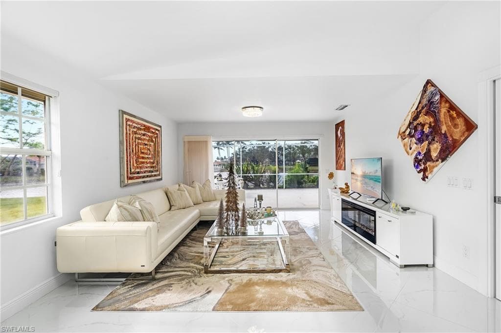 5064 Ventura Ct, Naples, FL 34109-6
