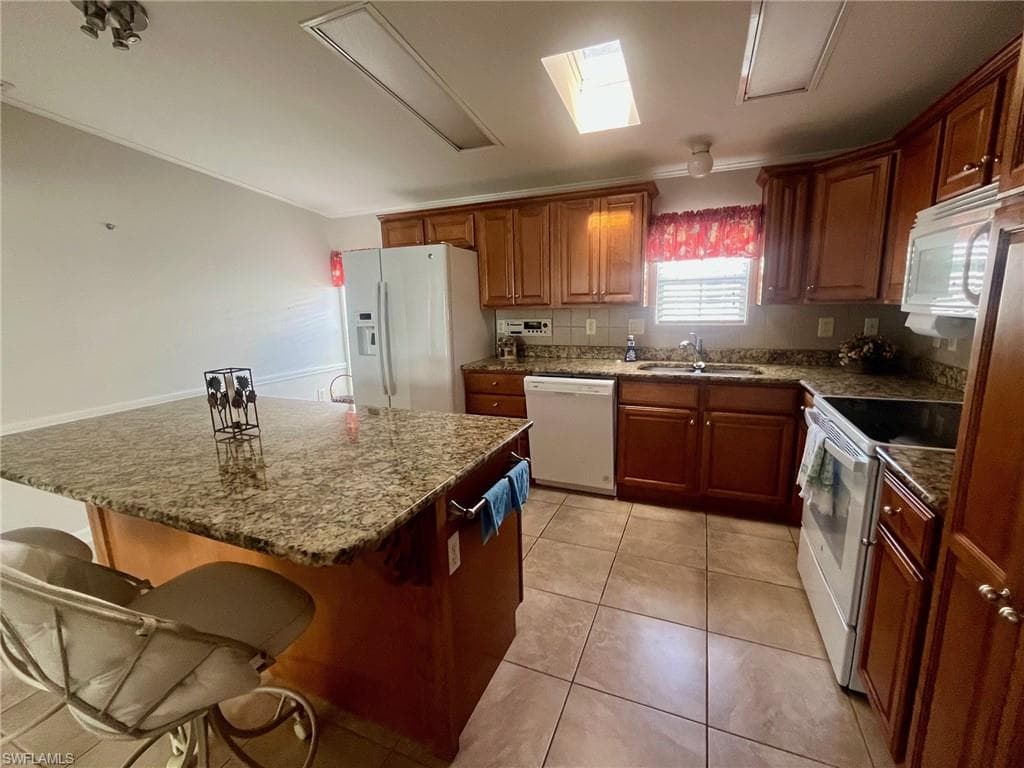 1041 Silver Lakes Blvd, Naples, FL 34114-19