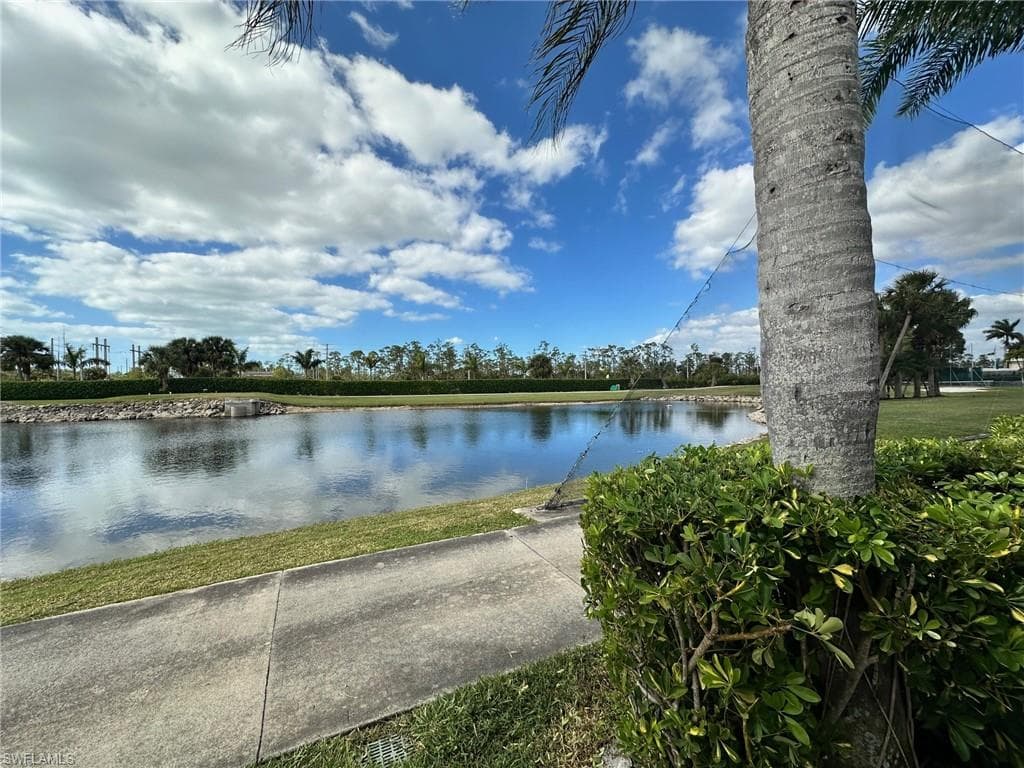 1041 Silver Lakes Blvd, Naples, FL 34114-8