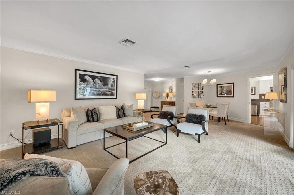 2050 Crayton Rd, Naples, FL 34102-10