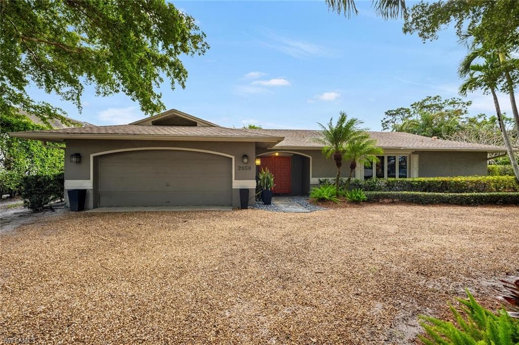 2050 Crayton Rd, Naples, FL 34102-2