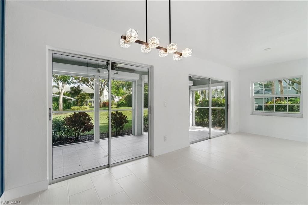 2106 Tama Cir 102, Naples, FL 34112-9