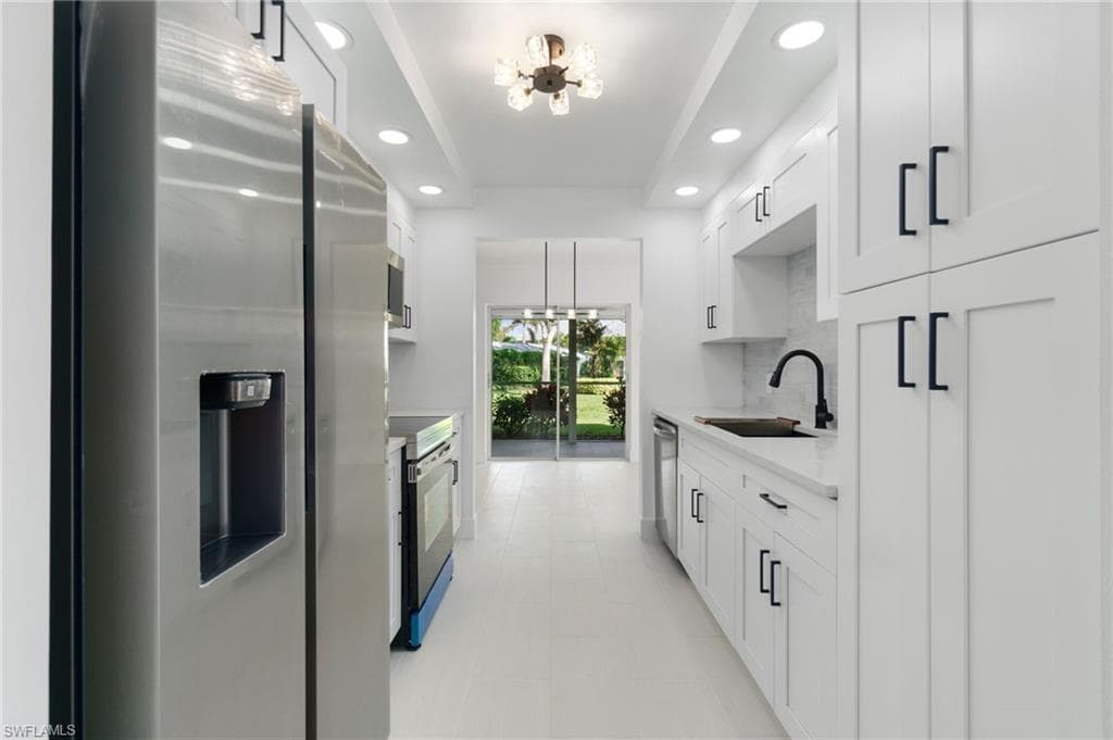 2106 Tama Cir 102, Naples, FL 34112-10