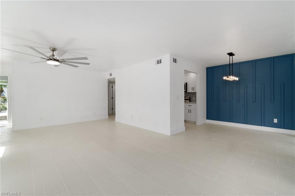 2106 Tama Cir 102, Naples, FL 34112-12