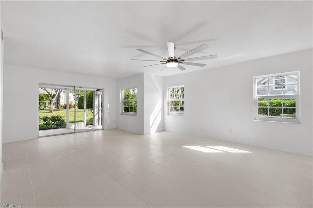 2106 Tama Cir 102, Naples, FL 34112-18