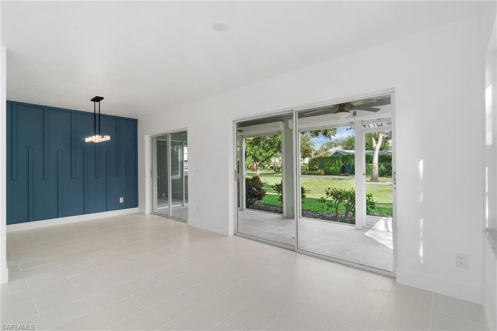 2106 Tama Cir 102, Naples, FL 34112-20