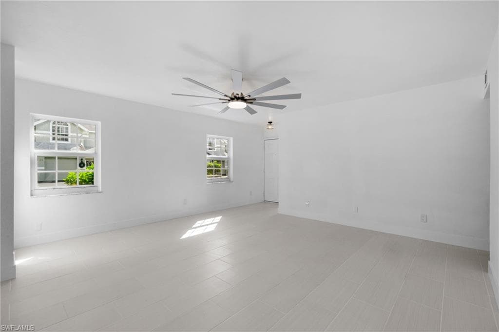 2106 Tama Cir 102, Naples, FL 34112-23