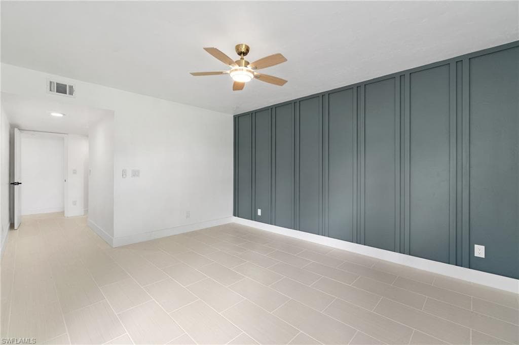2106 Tama Cir 102, Naples, FL 34112-26