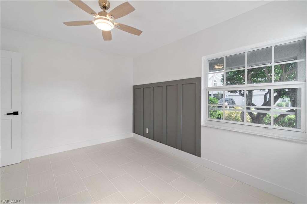 2106 Tama Cir 102, Naples, FL 34112-29
