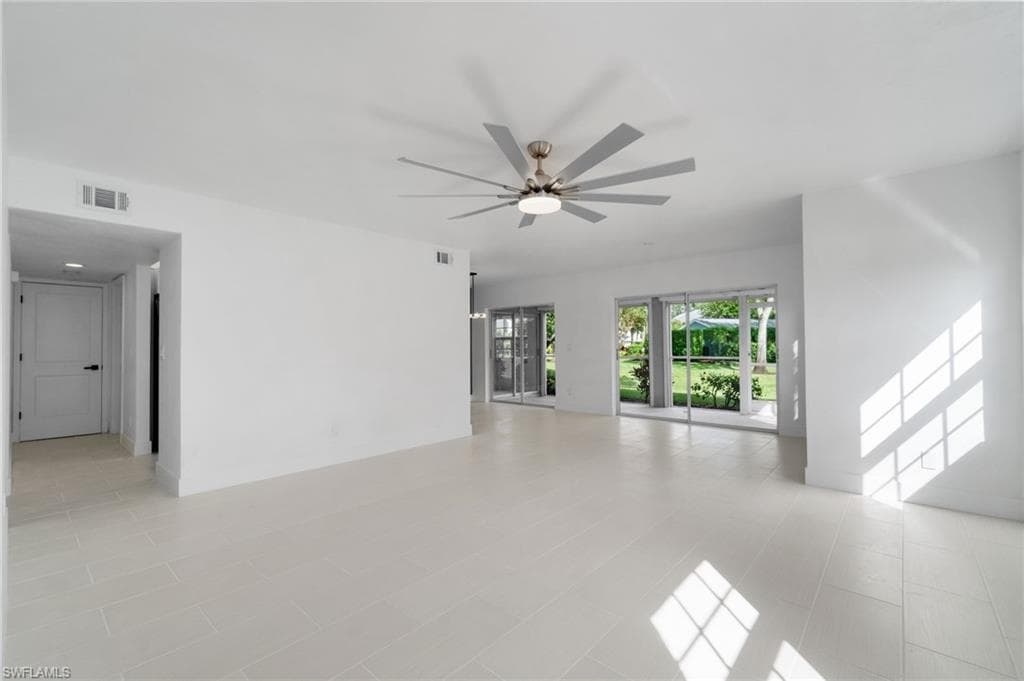 2106 Tama Cir 102, Naples, FL 34112-5