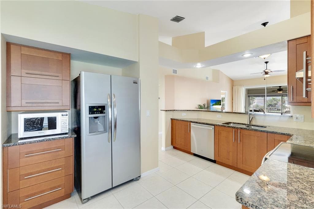 752 Wiggins Lake Dr 202, Naples, FL 34110-10
